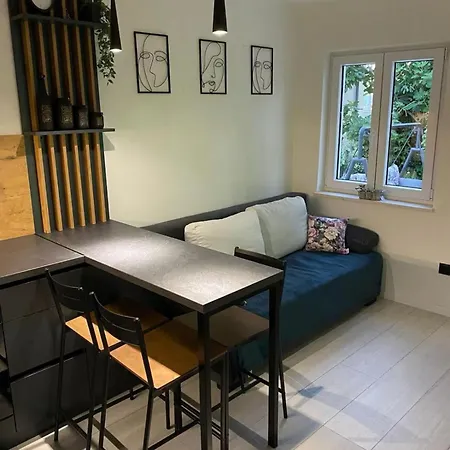 Easy Apartment *